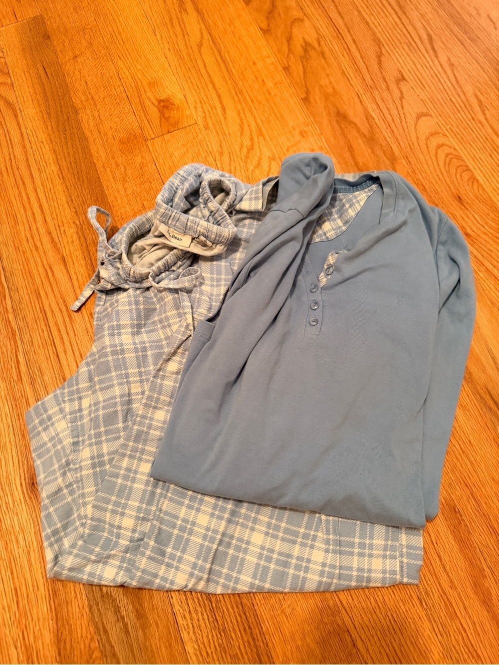 LL Bean Light Blue Henley & Plaid Sleep Shirt Set 33” inseam